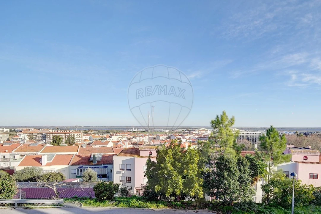 Moradia T3 para Arrendamento em Alverca do Ribatejo e Sobralinho Foto 5