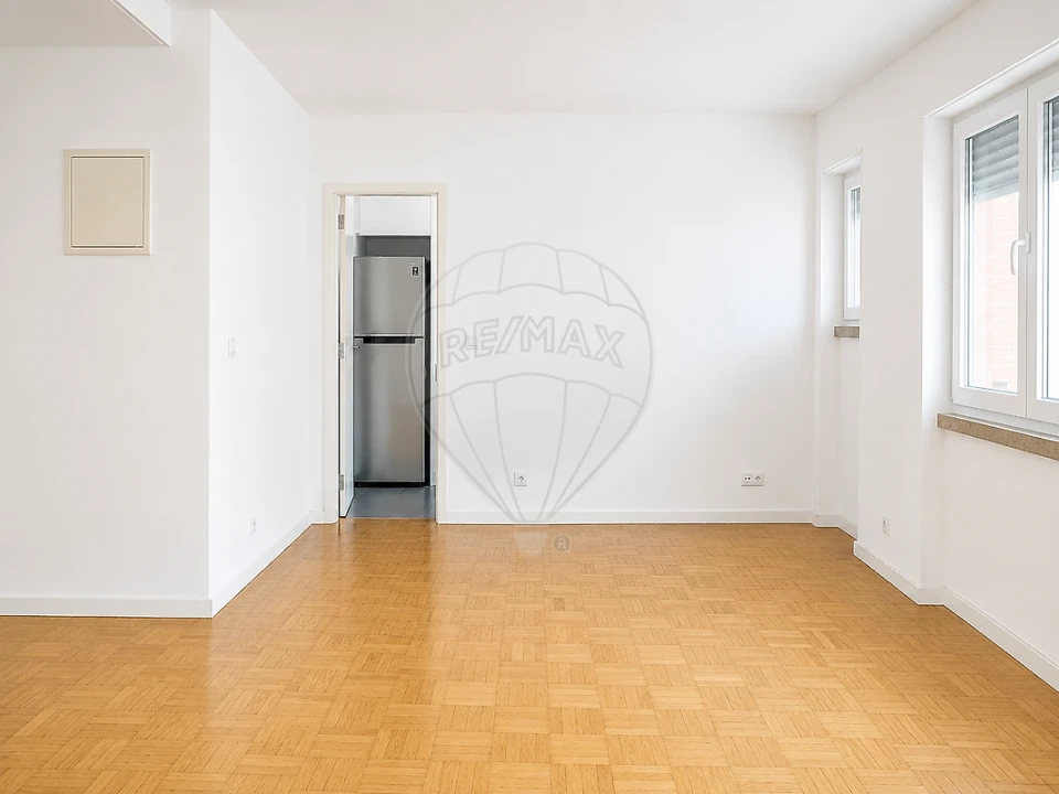 Apartamento T3 para Arrendamento em Algés, Linda-A-Velha e Cruz Quebrada-Dafundo Foto 1