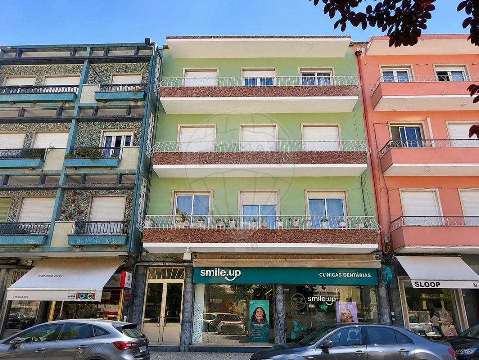 Apartamento T3 para Arrendamento em Algés, Linda-A-Velha e Cruz Quebrada-Dafundo Foto 11
