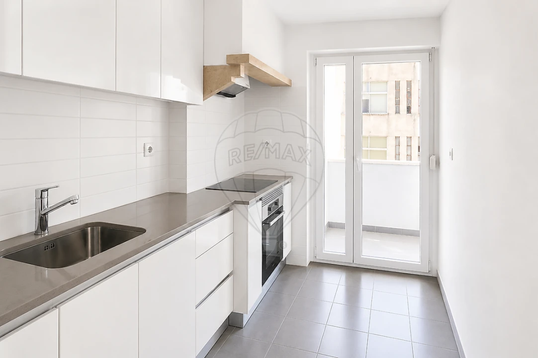 Apartamento T3 para Arrendamento em Algés, Linda-A-Velha e Cruz Quebrada-Dafundo Foto 13