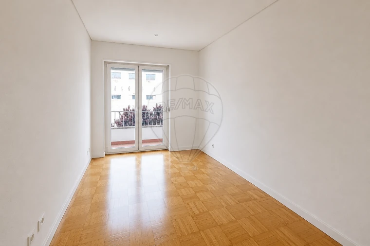 Apartamento T3 para Arrendamento em Algés, Linda-A-Velha e Cruz Quebrada-Dafundo Foto 3