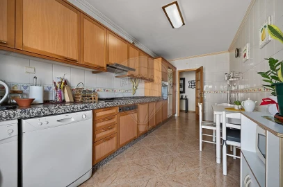 Apartamento T2 para Venda em Carregado e Cadafais