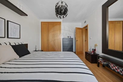 Apartamento T2 para Venda em Carregado e Cadafais