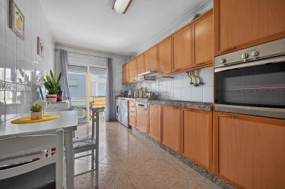 Apartamento T2 para Venda em Carregado e Cadafais