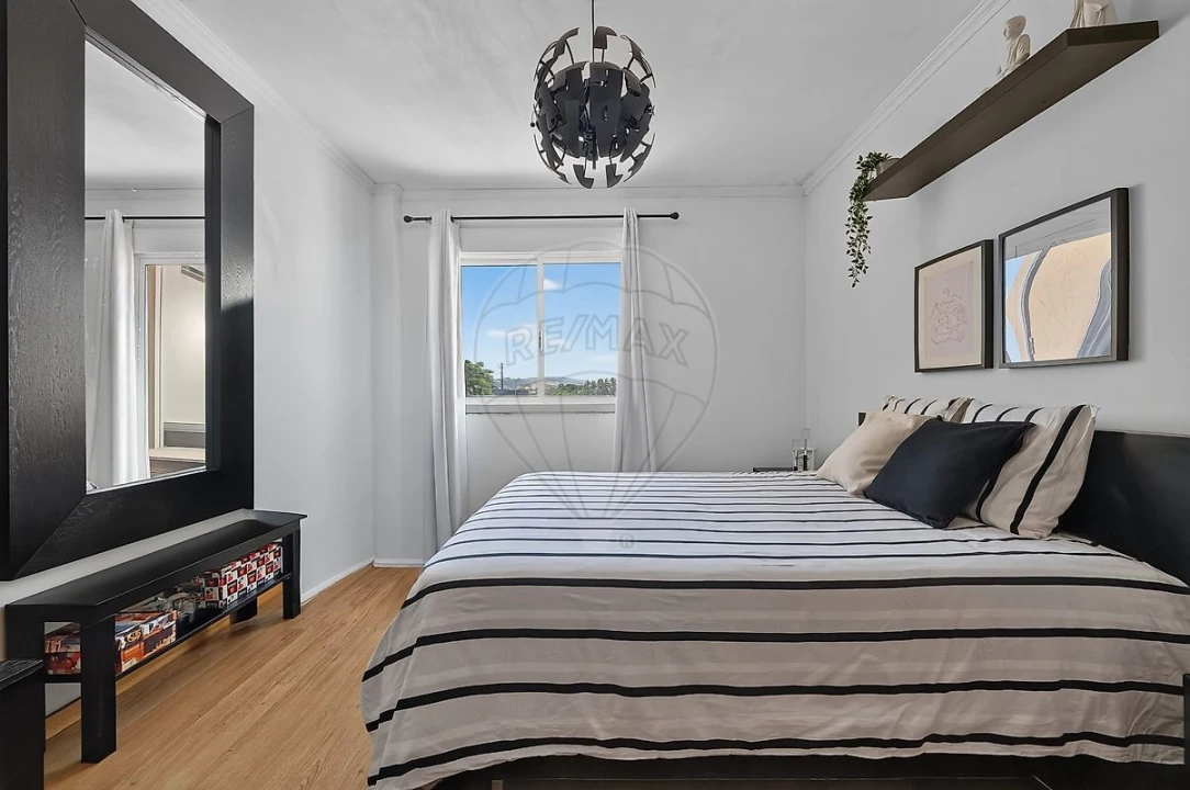 Apartamento T2 para Venda em Carregado e Cadafais Foto 7
