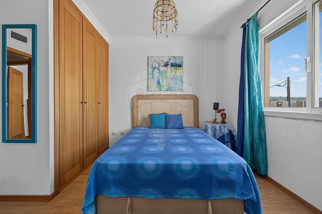 Apartamento T2 para Venda em Carregado e Cadafais Foto 10