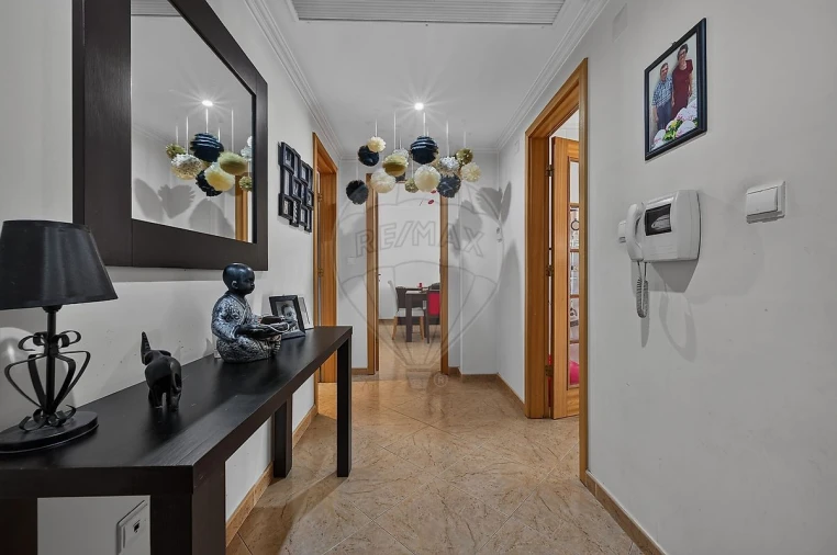 Apartamento T2 para Venda em Carregado e Cadafais Foto 4