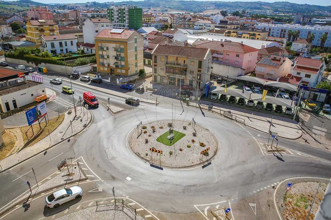 Apartamento T2 para Venda em Carregado e Cadafais Foto 19
