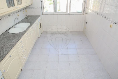 Apartamento T2 para Venda em Carregado e Cadafais