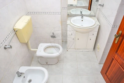 Apartamento T2 para Venda em Carregado e Cadafais