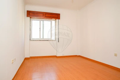 Apartamento T2 para Venda em Carregado e Cadafais