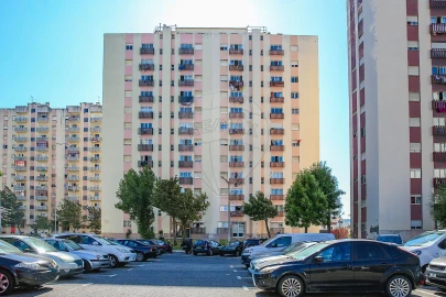 Apartamento T2 para Venda em Carregado e Cadafais