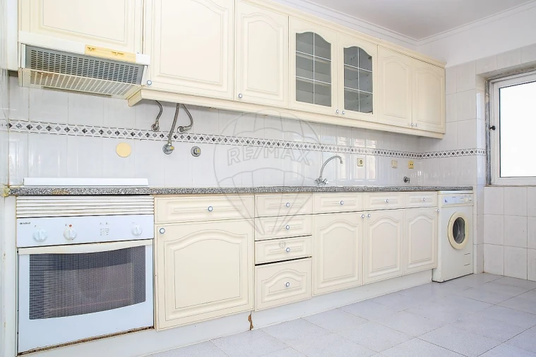 Apartamento T2 para Venda em Carregado e Cadafais Foto 7