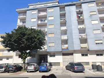 Armazém para Venda em Rio Maior
