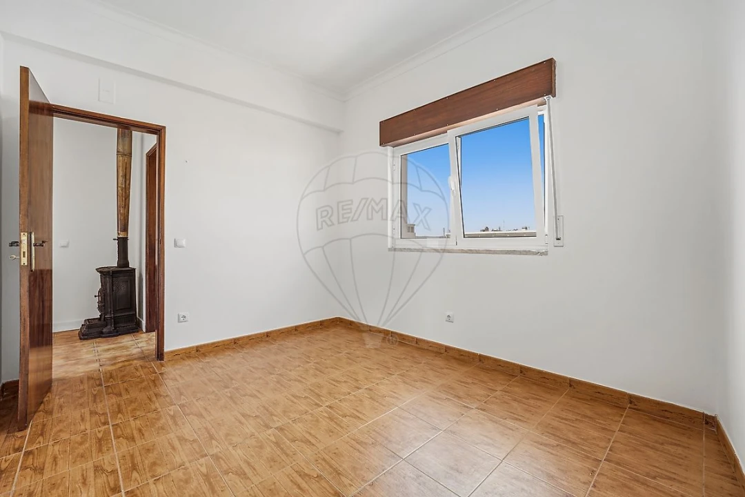 Apartamento T2 para Venda em Ponte de Sor, Tramaga e Vale de Açor Foto 2
