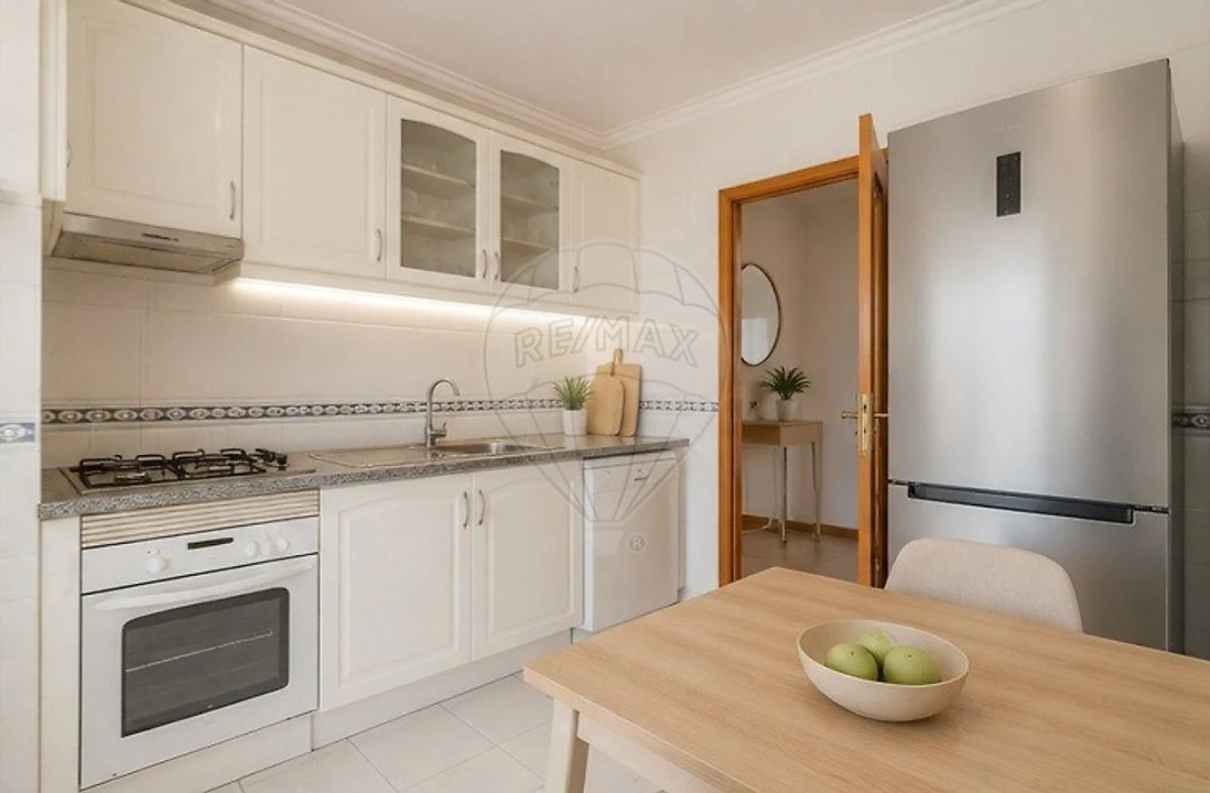 Apartamento T2 para Venda em Rio de Mouro Foto 3