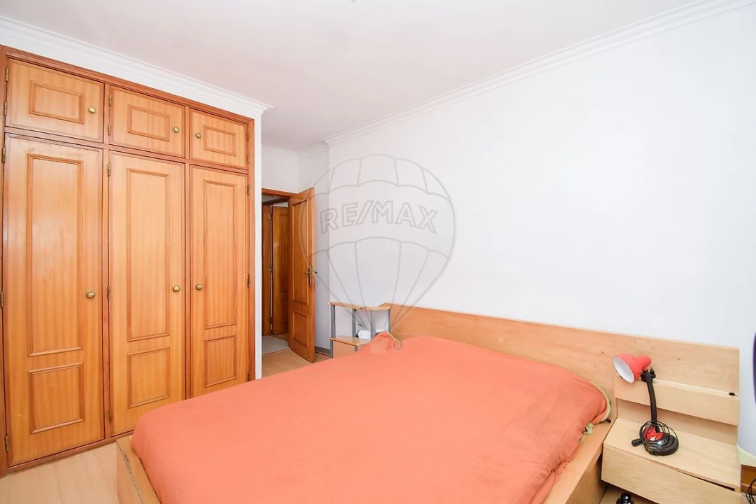 Apartamento T2 para Venda em Rio de Mouro Foto 19