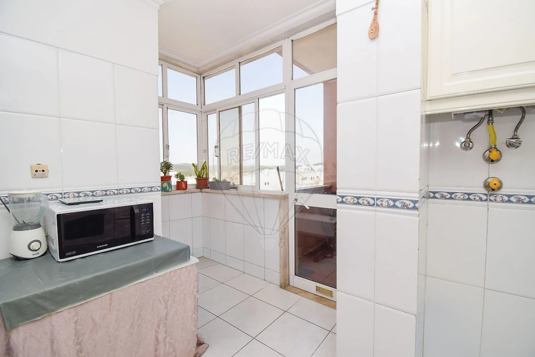 Apartamento T2 para Venda em Rio de Mouro Foto 7