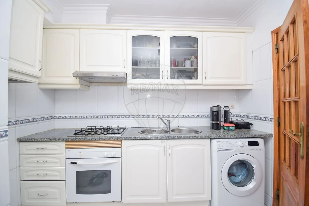 Apartamento T2 para Venda em Rio de Mouro Foto 3