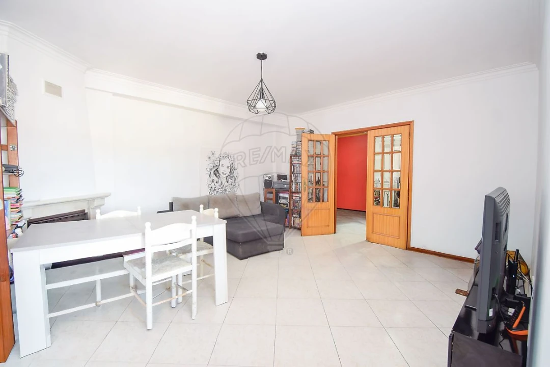 Apartamento T2 para Venda em Rio de Mouro Foto 6