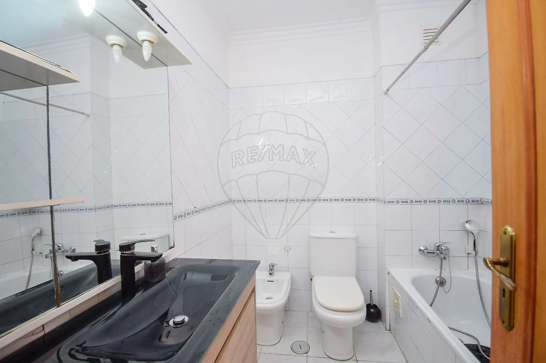 Apartamento T2 para Venda em Rio de Mouro Foto 9