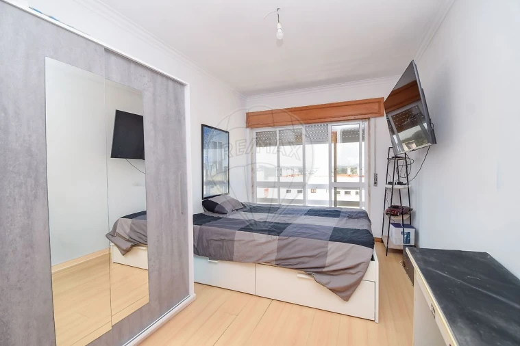 Apartamento T2 para Venda em Rio de Mouro Foto 13