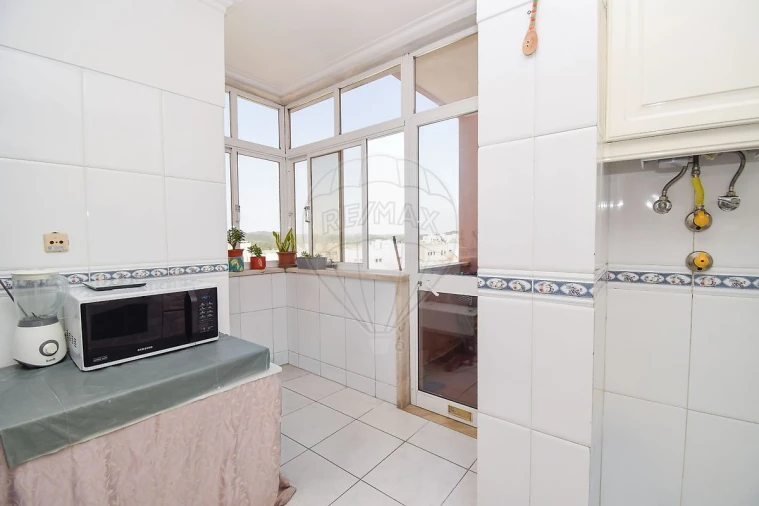 Apartamento T2 para Venda em Rio de Mouro Foto 7