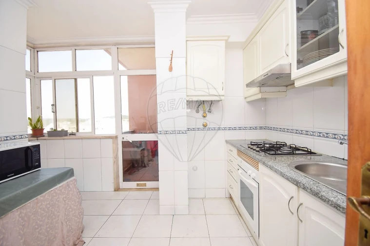 Apartamento T2 para Venda em Rio de Mouro Foto 15