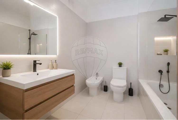 Apartamento T2 para Venda em Rio de Mouro Foto 10