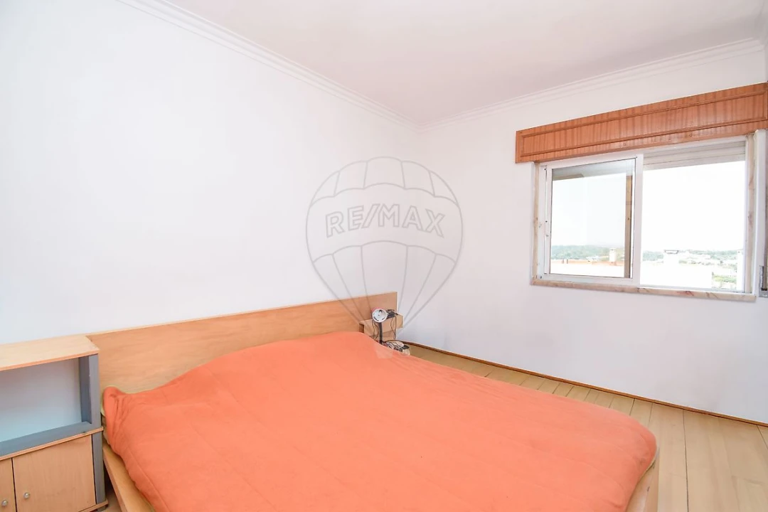Apartamento T2 para Venda em Rio de Mouro Foto 14