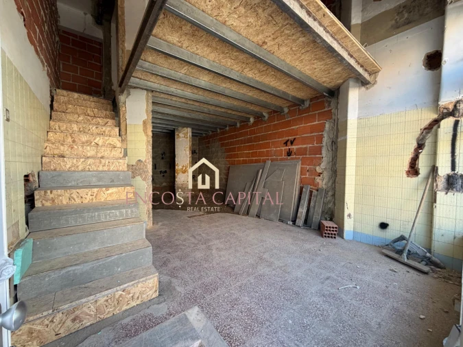 Apartamento T1 para Venda em Sacavém e Prior Velho Foto 8