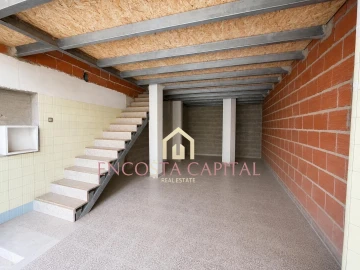Apartamento T1 para Venda em Sacavém e Prior Velho