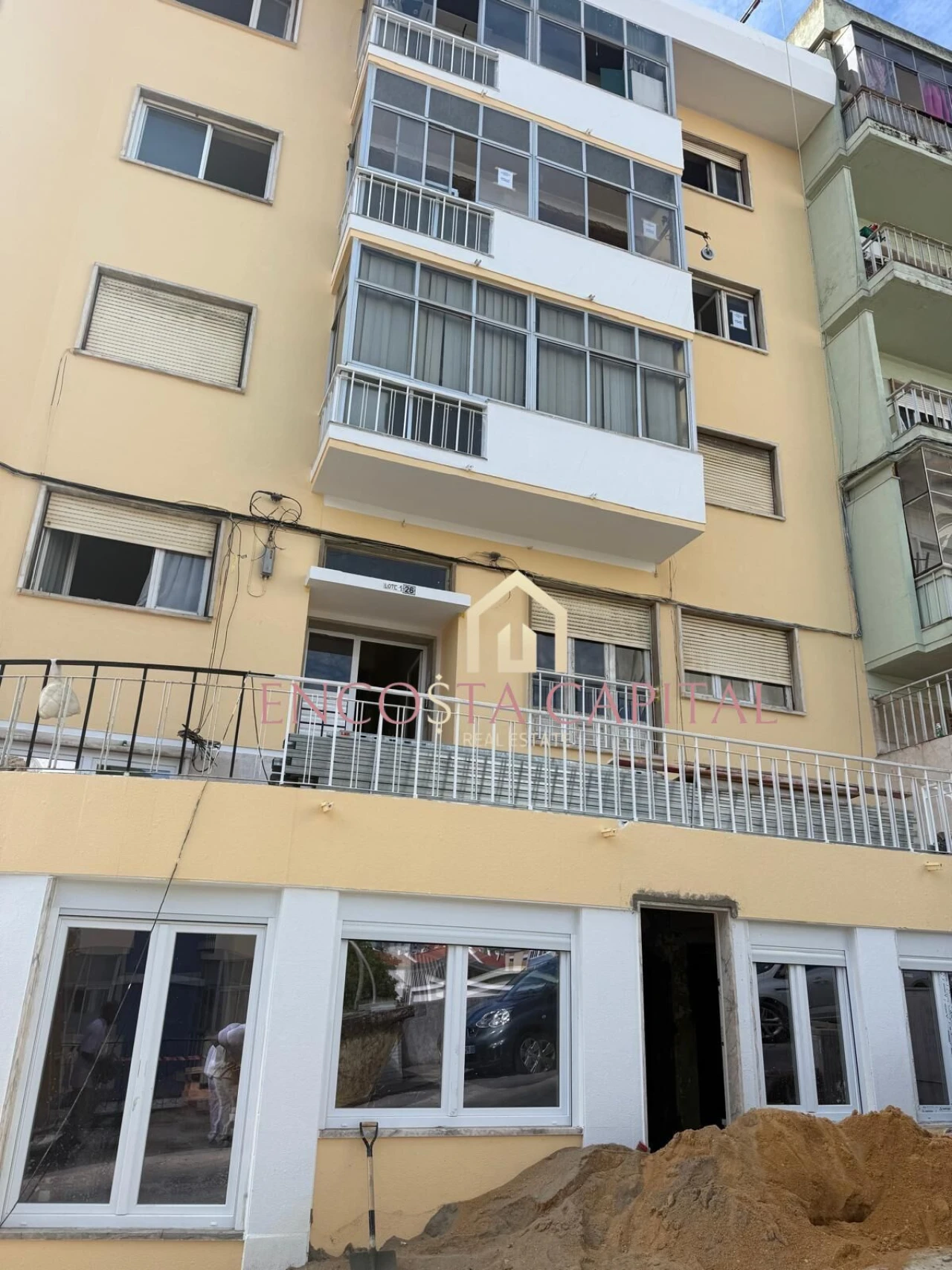 Apartamento T1 para Venda em Sacavém e Prior Velho Foto 1
