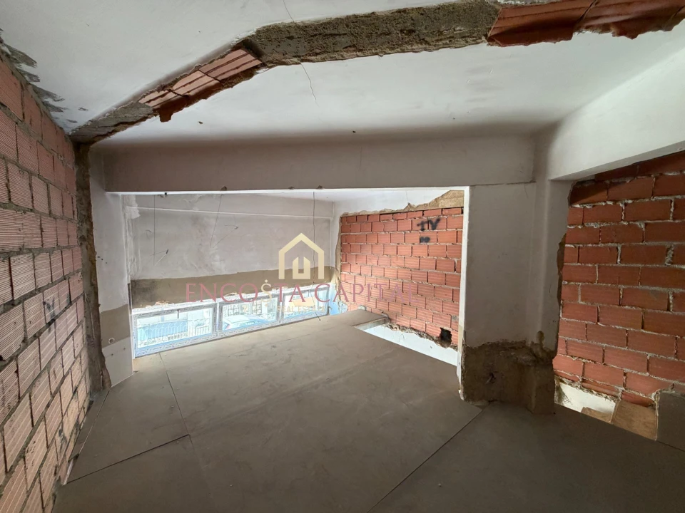 Apartamento T1 para Venda em Sacavém e Prior Velho Foto 16