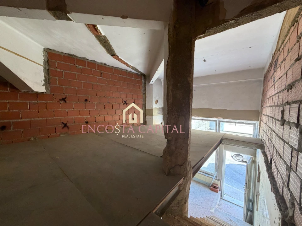 Apartamento T1 para Venda em Sacavém e Prior Velho Foto 17