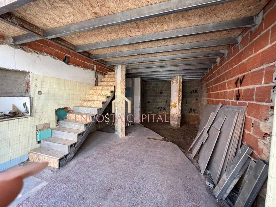 Apartamento T1 para Venda em Sacavém e Prior Velho Foto 5