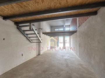 Apartamento T1 para Venda em Sacavém e Prior Velho