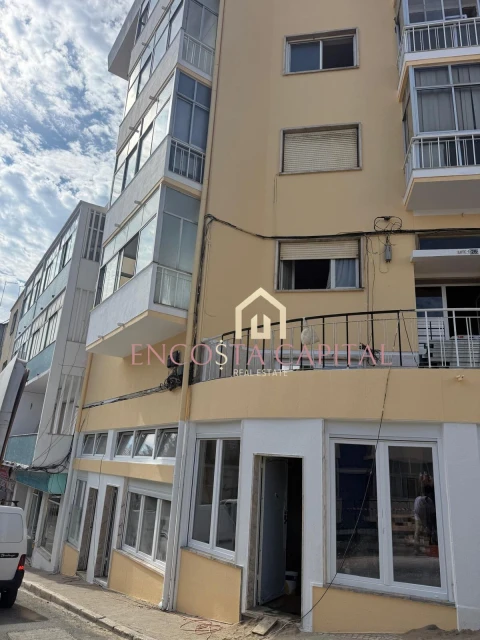 Apartamento T1 para Venda em Sacavém e Prior Velho