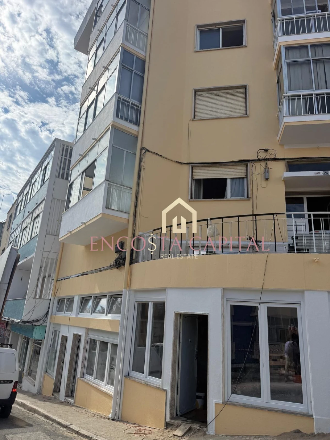 Apartamento T1 para Venda em Sacavém e Prior Velho Foto 1