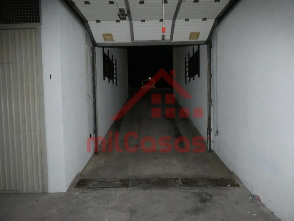 Garagem para Arrendamento em A dos Cunhados e Maceira Foto 2
