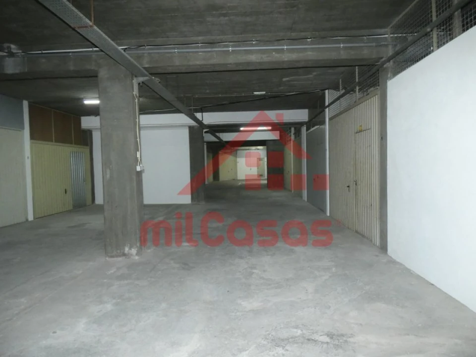 Garagem para Arrendamento em A dos Cunhados e Maceira Foto 6
