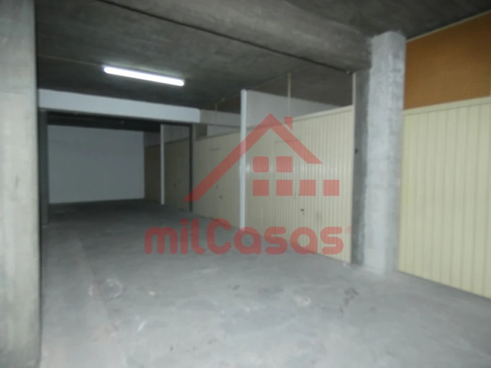 Garagem para Arrendamento em A dos Cunhados e Maceira Foto 16