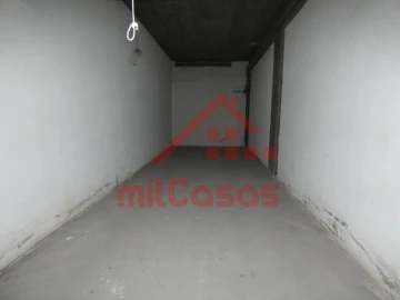 Garagem para Arrendamento em A dos Cunhados e Maceira