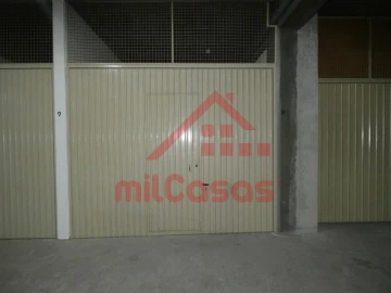 Garagem para Arrendamento em A dos Cunhados e Maceira
