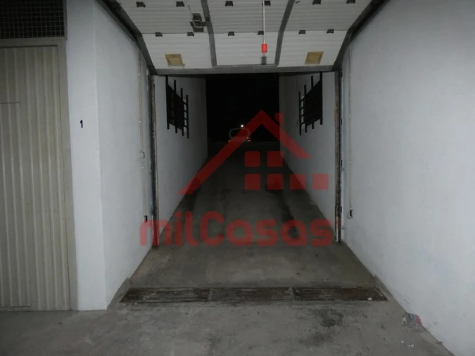 Garagem para Arrendamento em A dos Cunhados e Maceira Foto 2