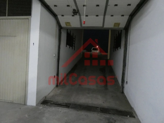 Garagem para Arrendamento em A dos Cunhados e Maceira Foto 3