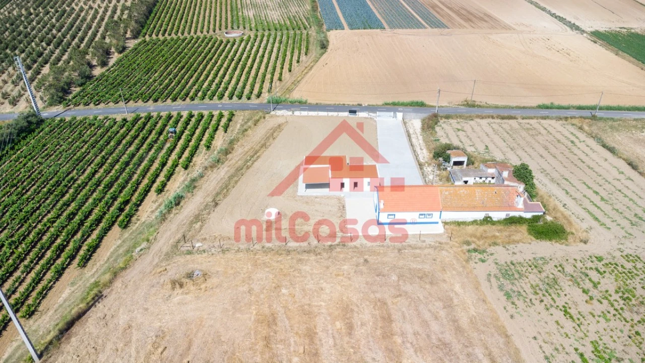 Moradia T2 para Venda em São Pedro da Cadeira Foto 4