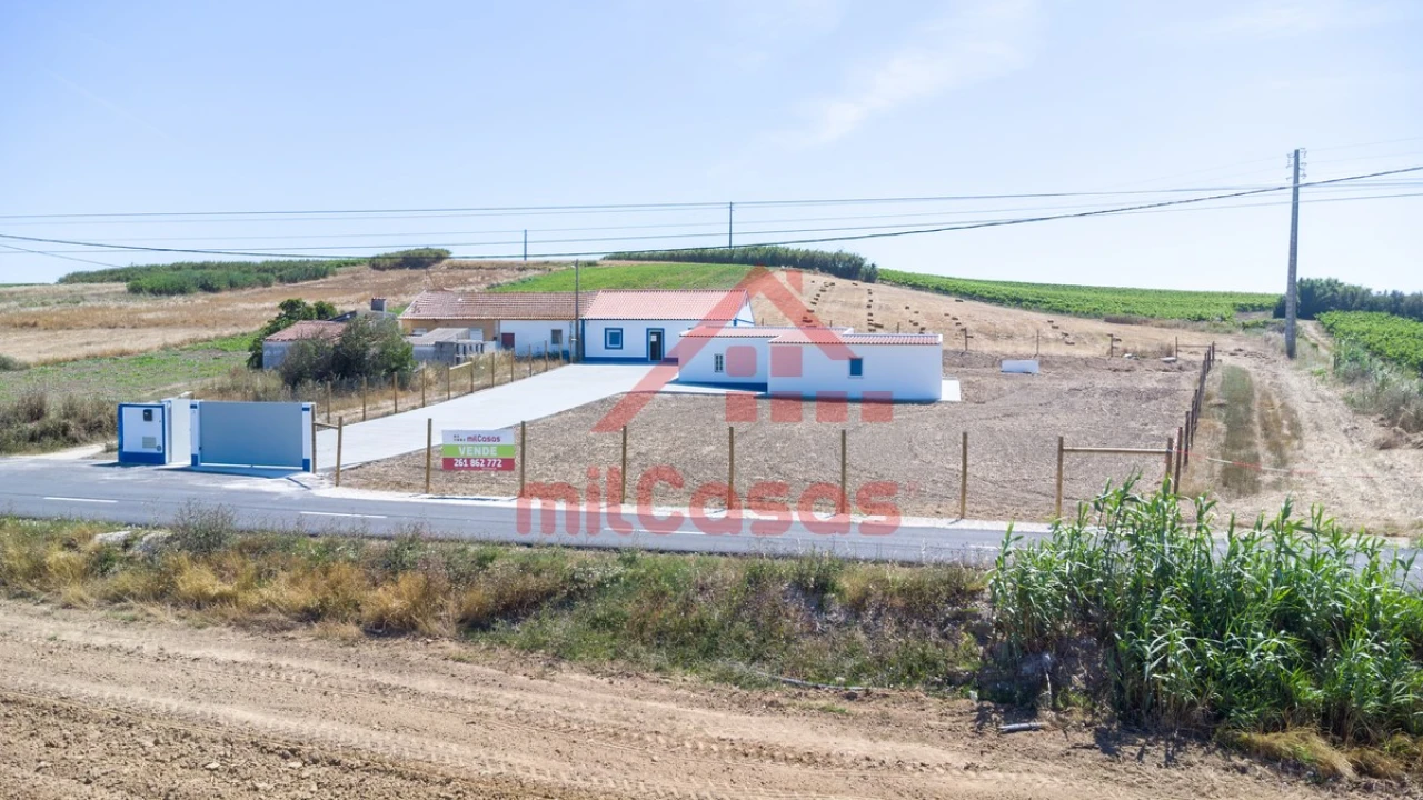 Moradia T2 para Venda em São Pedro da Cadeira Foto 6