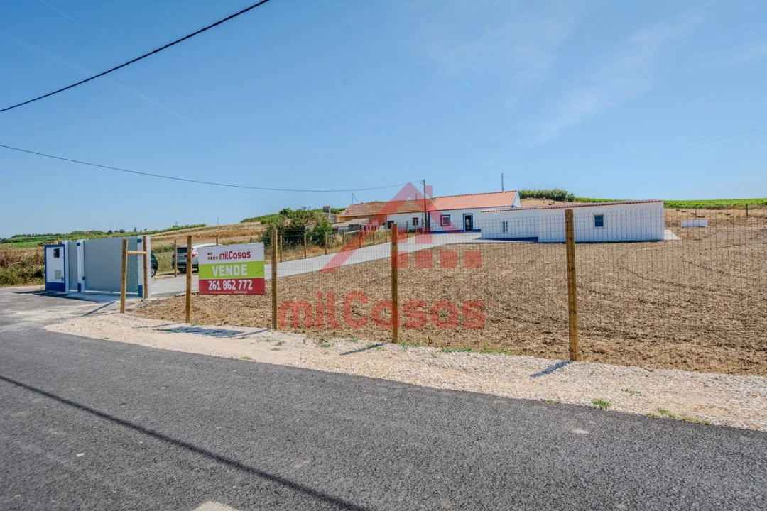 Moradia T2 para Venda em São Pedro da Cadeira Foto 8