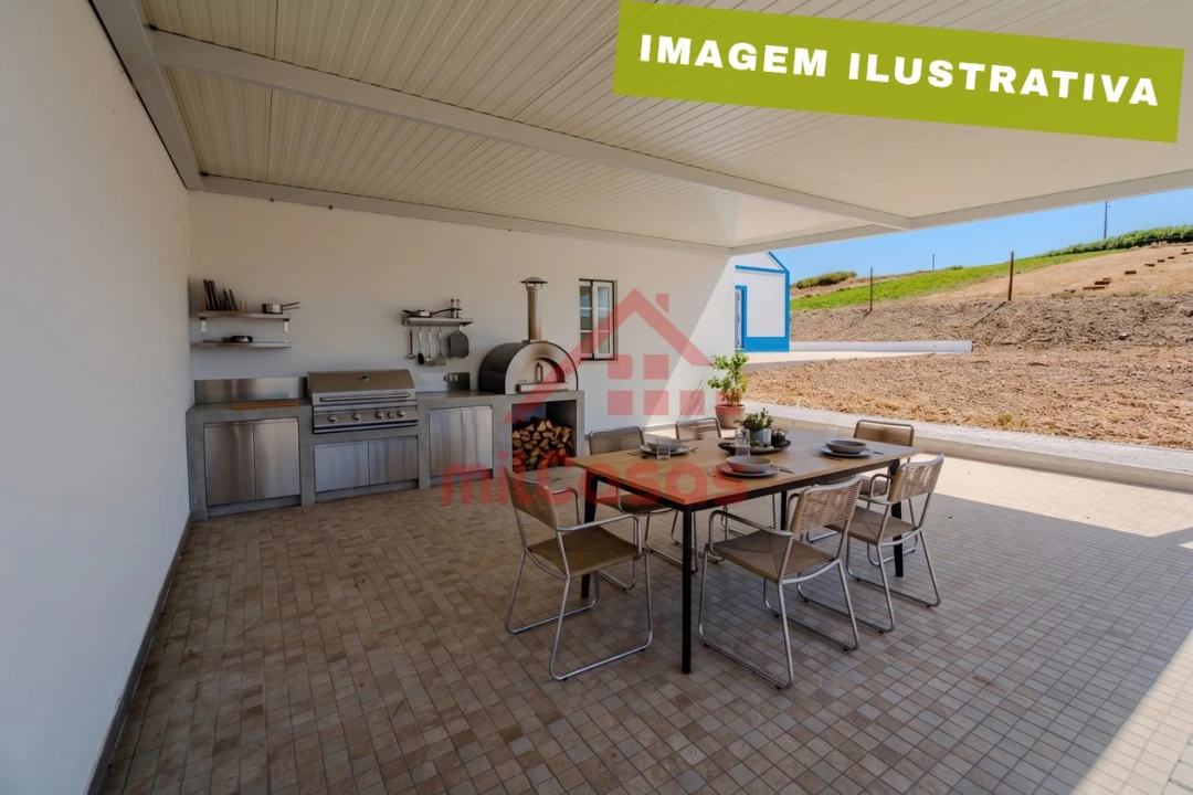Moradia T2 para Venda em São Pedro da Cadeira Foto 27